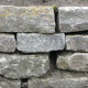 20 - 25 cm hohe Basalt-Mauersteine schwarz gespalten