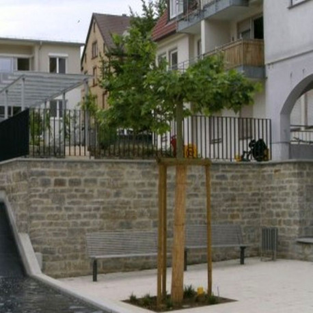 20-30 cm hohe Muschelkalk-Kleinmauersteine blaugrau