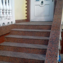 8 x 40 cm Granit-Trittstufen Raudona rot