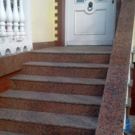 8 x 40 cm Granit-Trittstufen Raudona rot