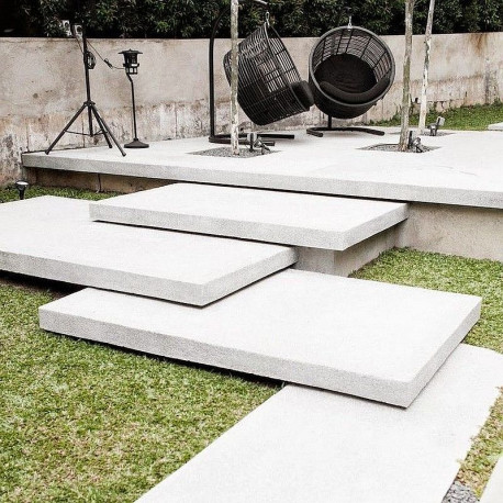 18 cm starke Kalkstein-Podestplatte Blancka Flava weiß Größe 150 x 100