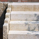 40 x 40 cm Granit-Mauersteine Griys hellgrau, mit 2 gesägten Flächen auf Paletten