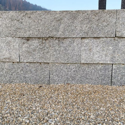 40 x 40 cm Granit-Mauersteine Griys Griys hellgrau, mit 4 gesägten Flächen