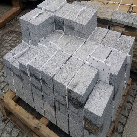 18 x 40 cm Granit-Blockstufen Elena weißgrau