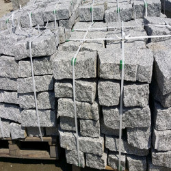 18 x 45 cm Granit-Blockstufen Alvaro anthrazit geflammt 100 cm lang