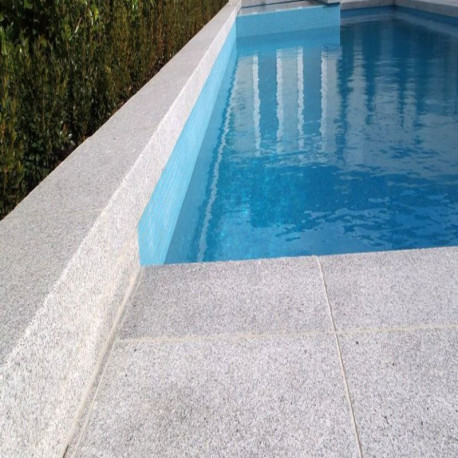 3 cm starke Granit-Terrassenplatten Elena weißgrau