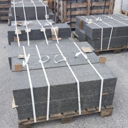 Granit-Sitzblöcke Griys hellgrau 50 x 50 x 50 cm
