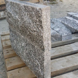 20 x 40 cm Granit-Blockstufen Pedro Black schwarz