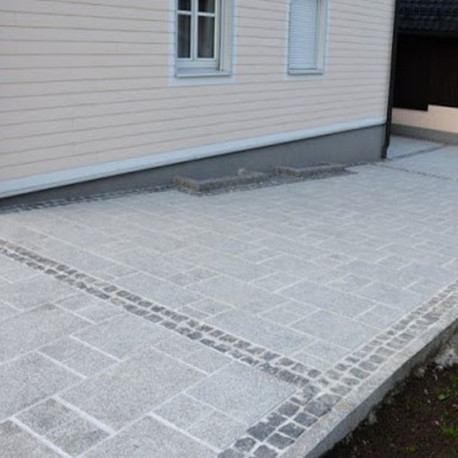 6 cm starke Granit-Pflasterplatten Elena weißgrau