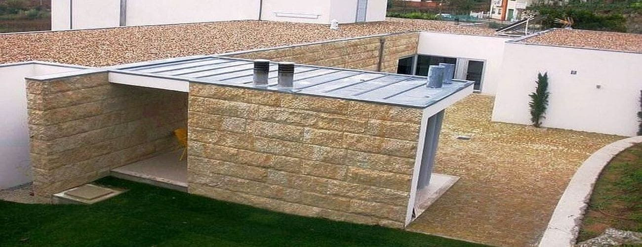 Gesägte Mauersteine