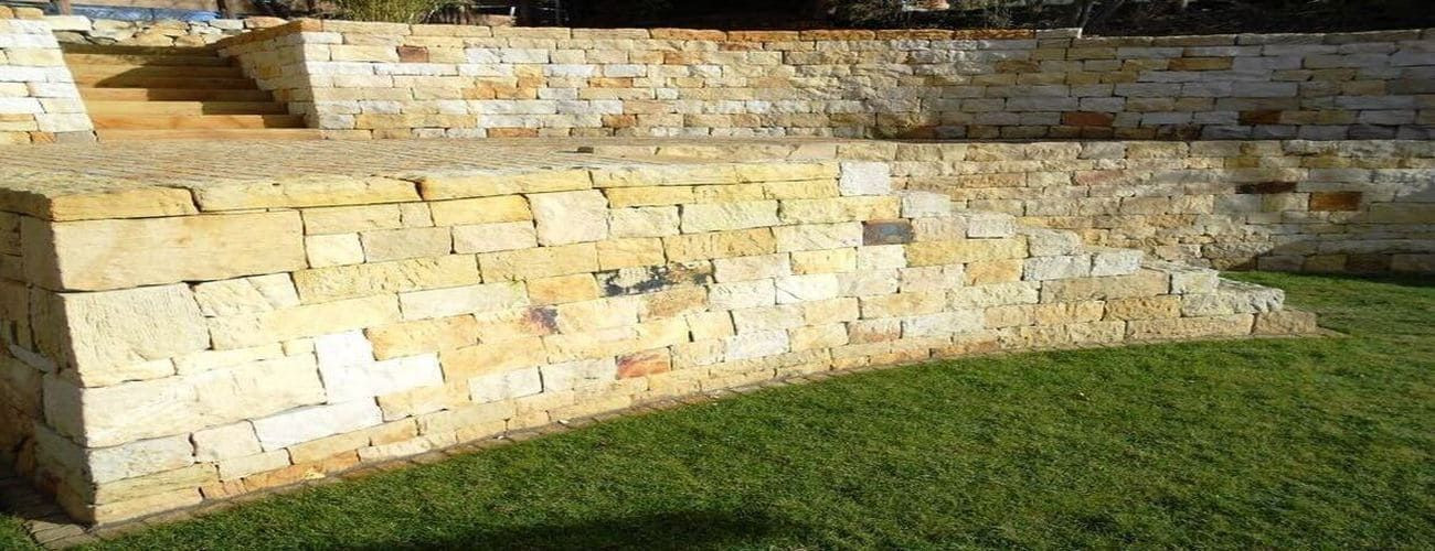 Kleinmauersteine gespalten