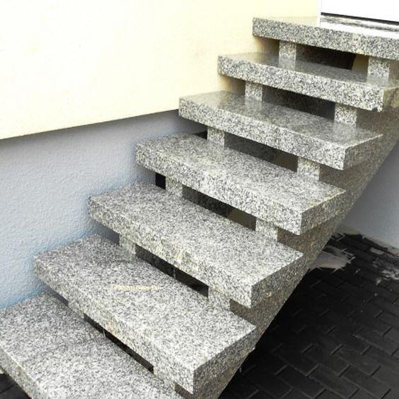 8 x 35 cm Granit Trittstufen Griys hellgrau 200 cm lang