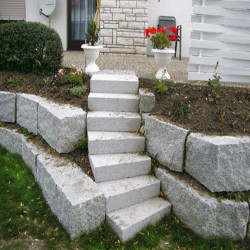 40 x 40 cm kurze Granit Mauersteine Griys hellgrau