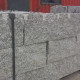 50 x 50 cm Granit-Mauersteine Griys hellgrau, mit 2 gesägten Flächen auf Paletten