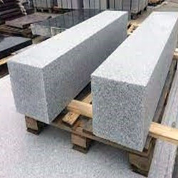 30 x 30 cm Granitpfosten Griys hellgrau