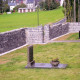 15 - 35 cm hohe Basalt-Sockelsteine schwarz, formwild eingebaut