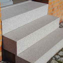 20 x 40 cm Granit Blockstufen Elena weißgrau
