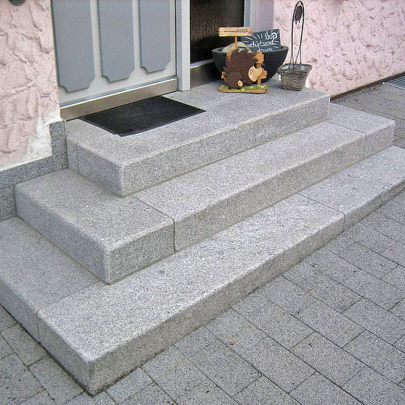 18 cm starke Granit Podestplatte Elena weißgrau 250 x 200 cm
