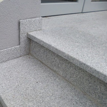 4 x 30 cm Granit Trittstufen Elena weißgrau 120 cm lang