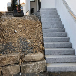 18 x 35 cm Granit Blockstufen Alvaro anthrazit