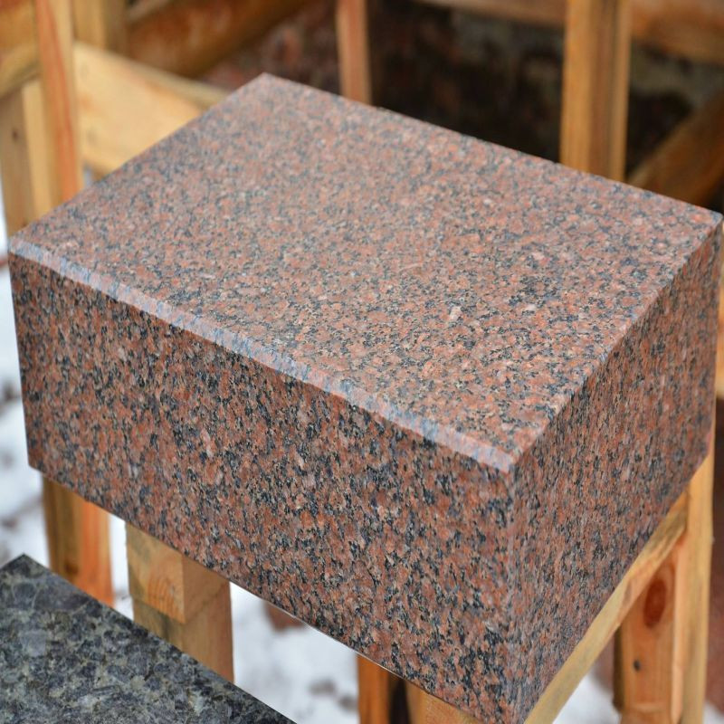 15 x 35 cm Granit Blockstufen Laahs rot 150 cm lang