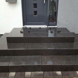 20 x 35 cm Granit Blockstufen Pedro Black schwarz