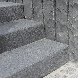 20 x 40 cm Granit Blockstufen Pedro Black schwarz