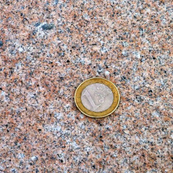 3 cm starke Granit Terrassenplatten Tiago gelb geflammt